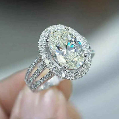 Luxury White Cubic Zirconia Engagement Ring