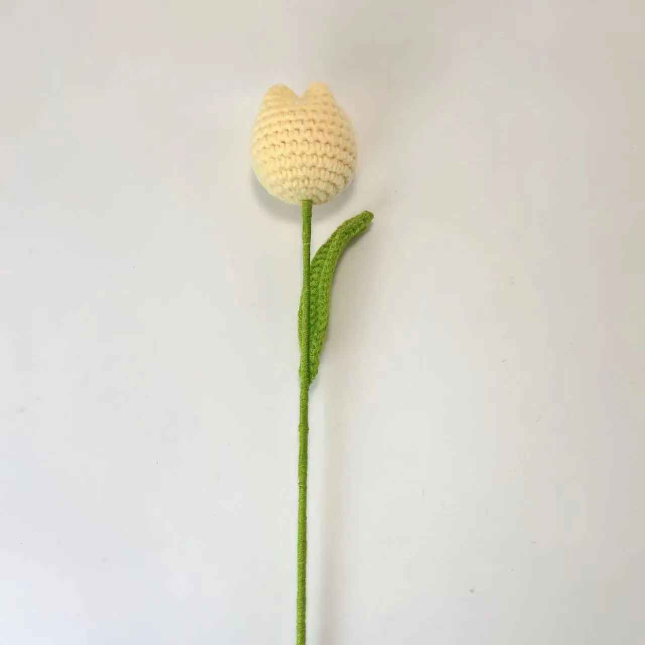 1PC Knitted Crochet Flower Tulip