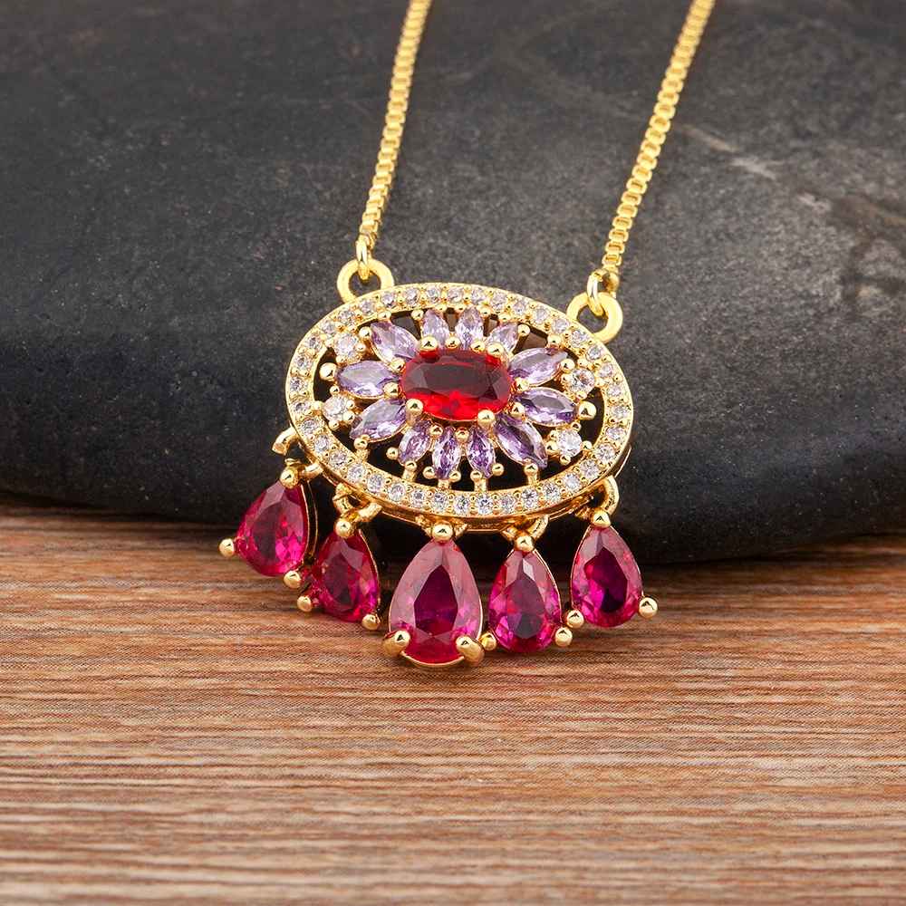 Flower Shape Zircon Pendant Necklace