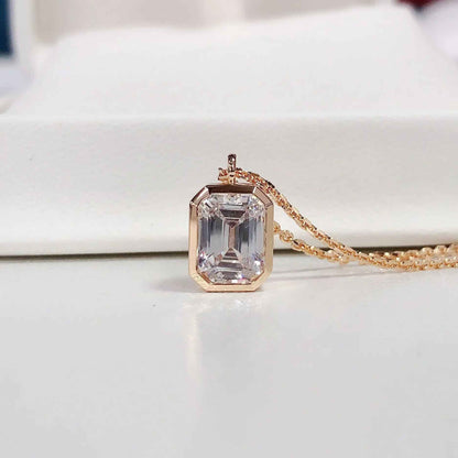 2 Carat Emerald Rose Gold Necklace